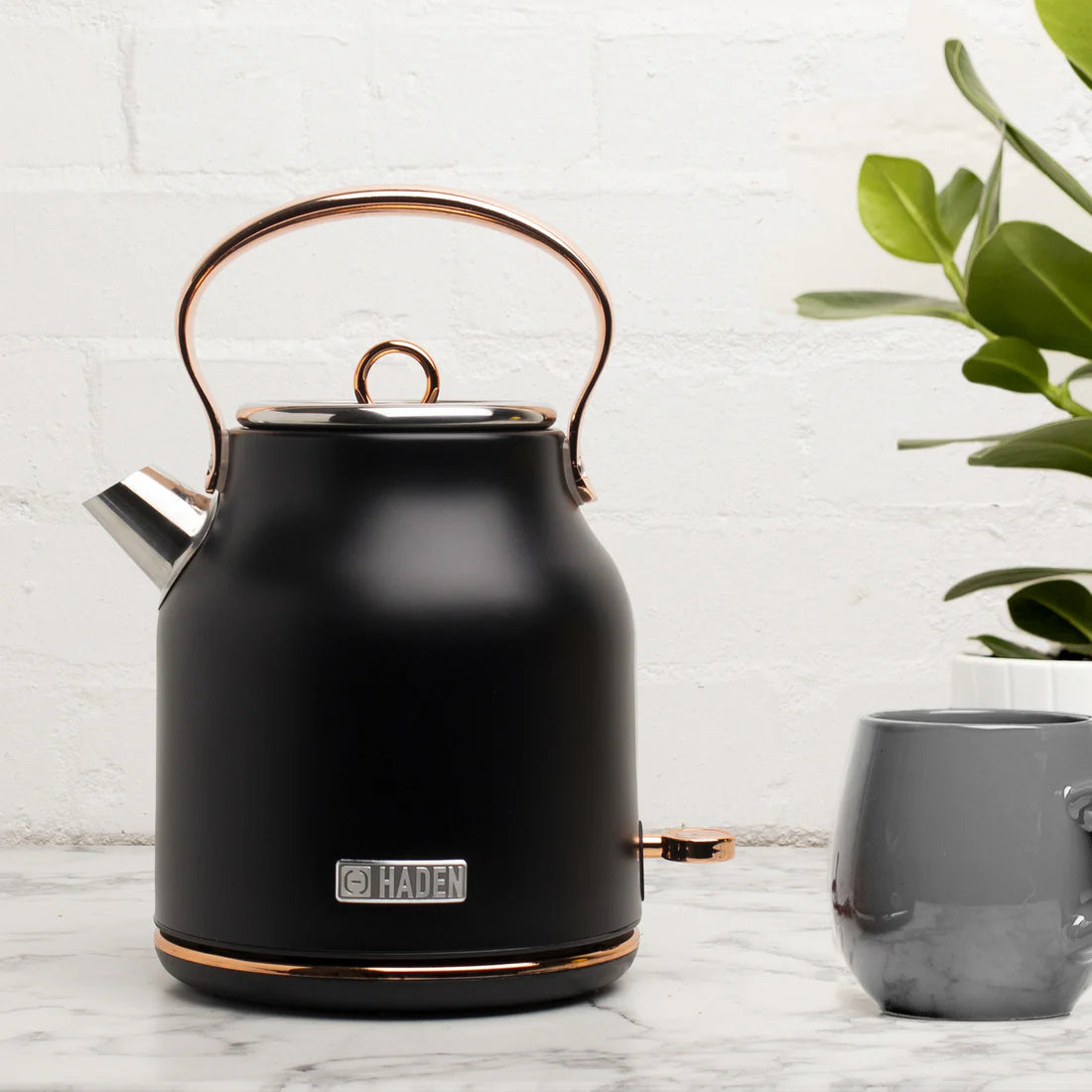 Haden Heritage Black & Copper Kettle