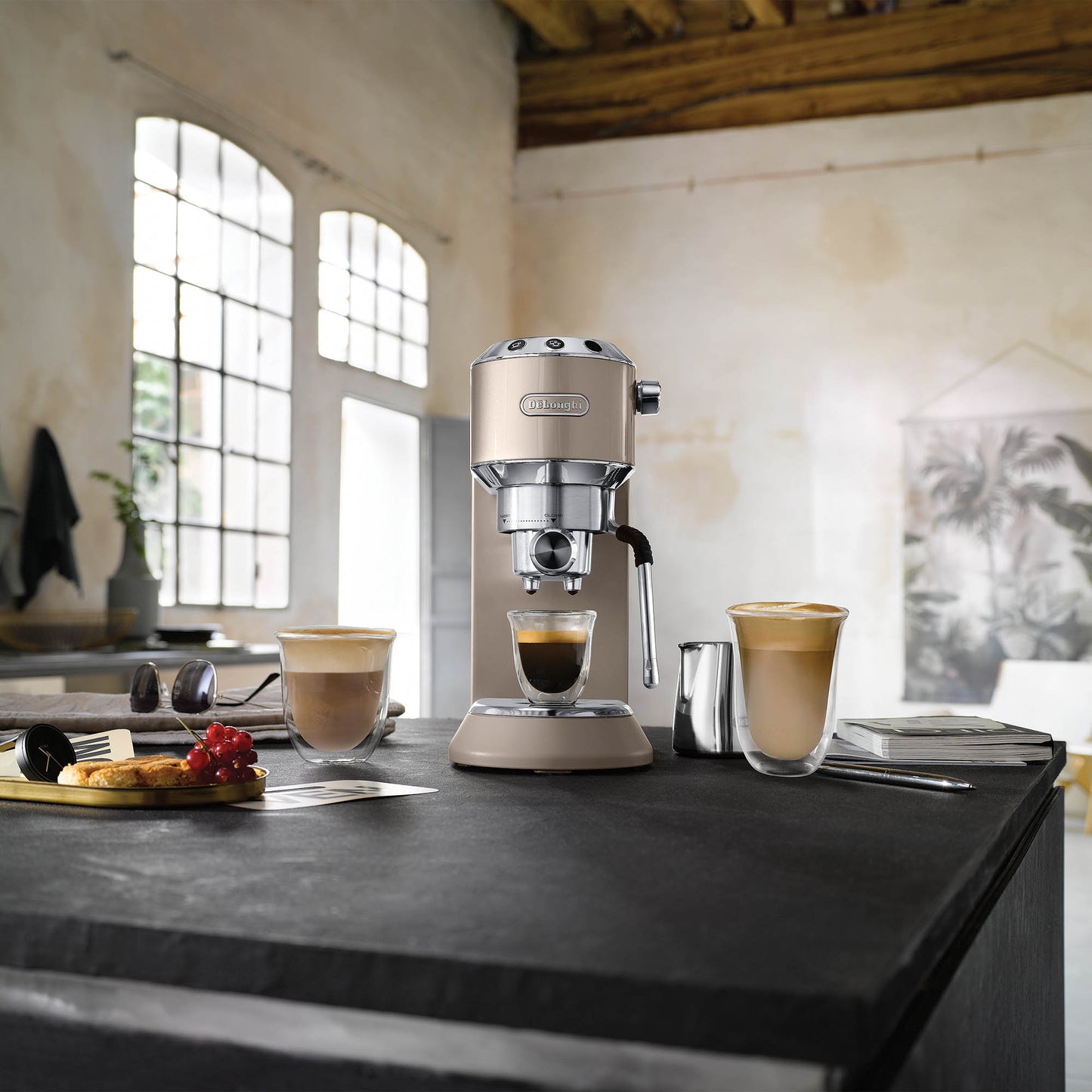 De’Longhi Dedica Arte Manual Coffee Machine