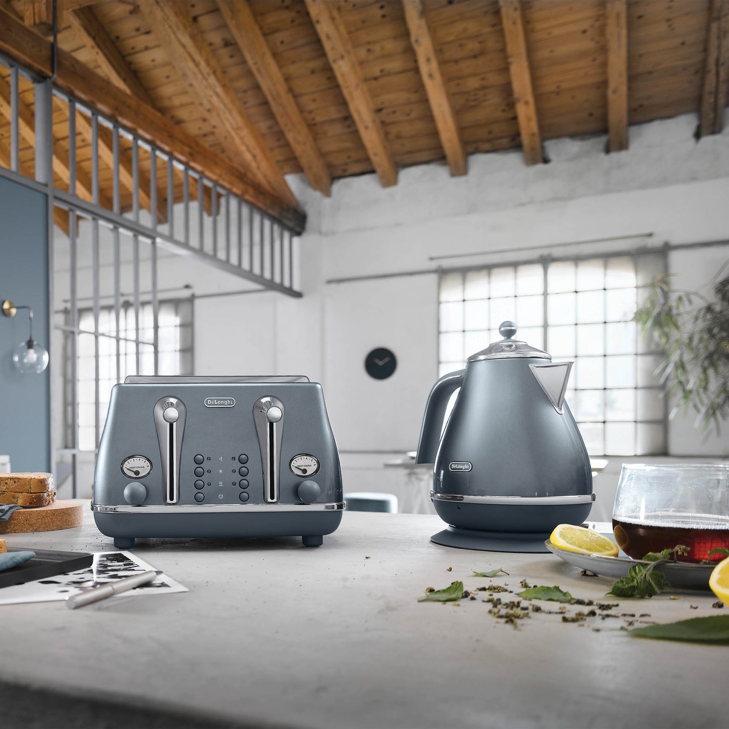 De’Longhi 4-Slice Icona Metallics Toaster – Azure