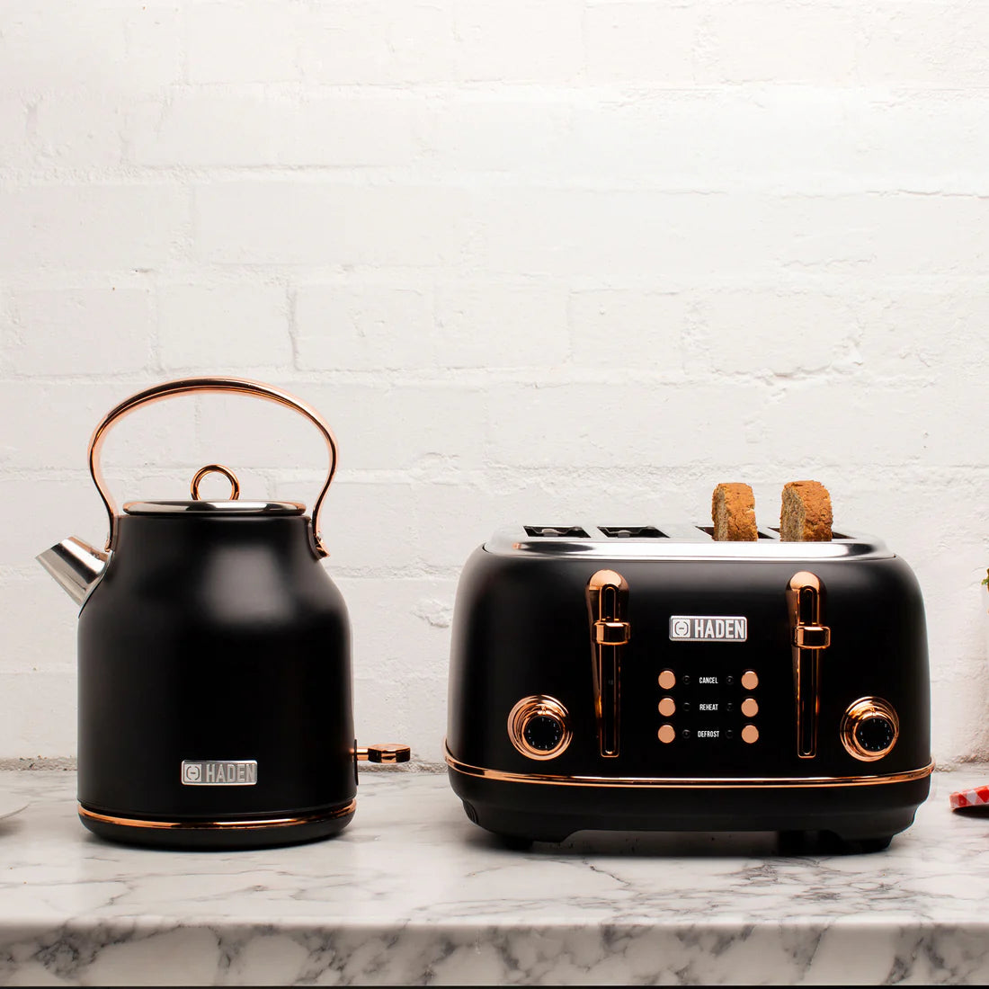Haden Heritage Black & Copper Kettle