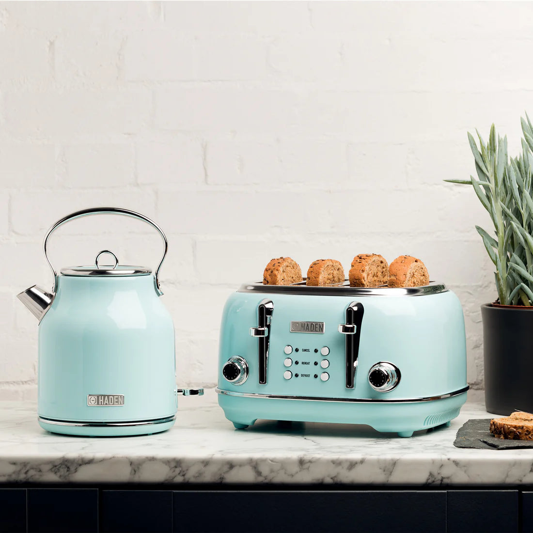 Haden Heritage Turquoise Kettle