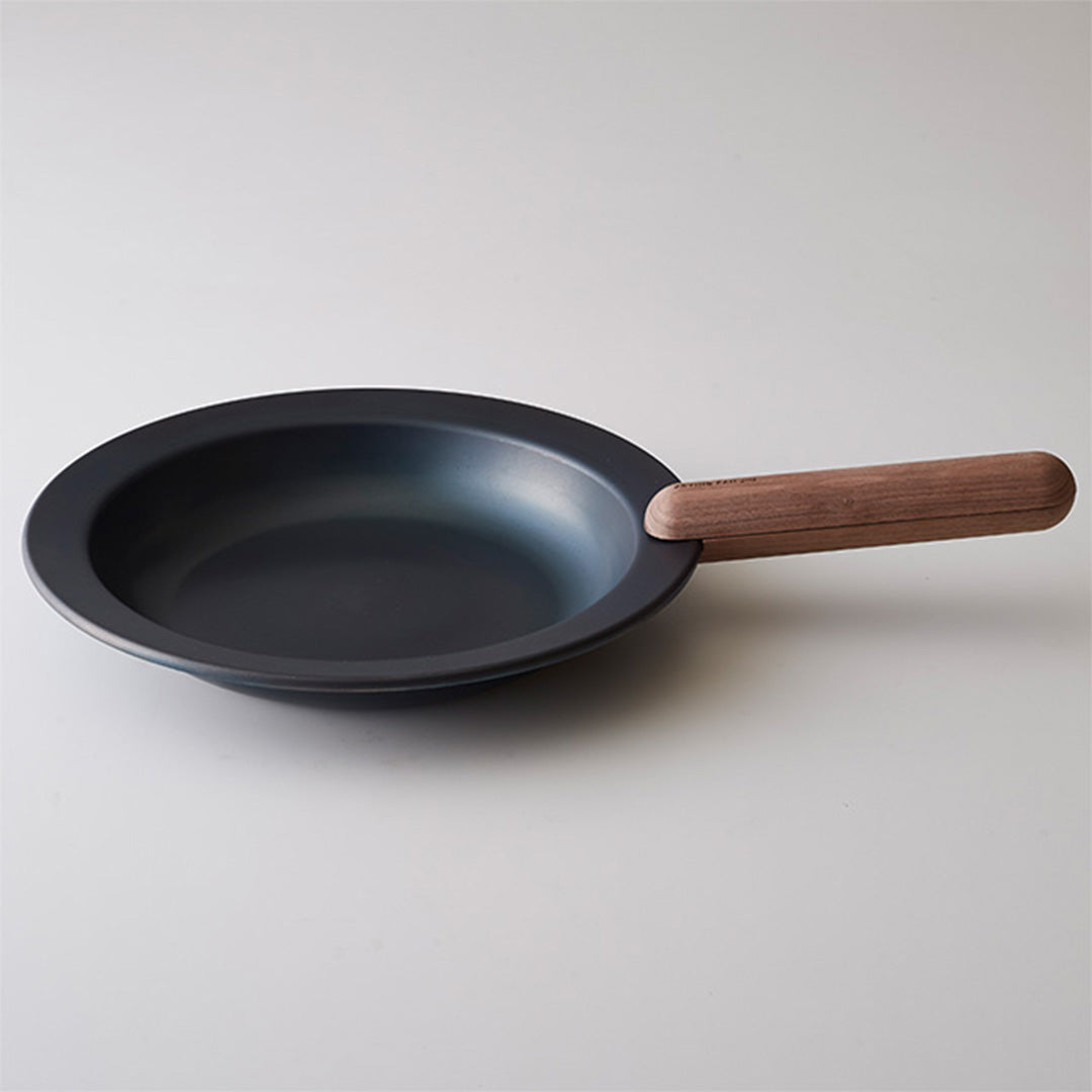 JIU Fry Pan by Fujita Kinzoku