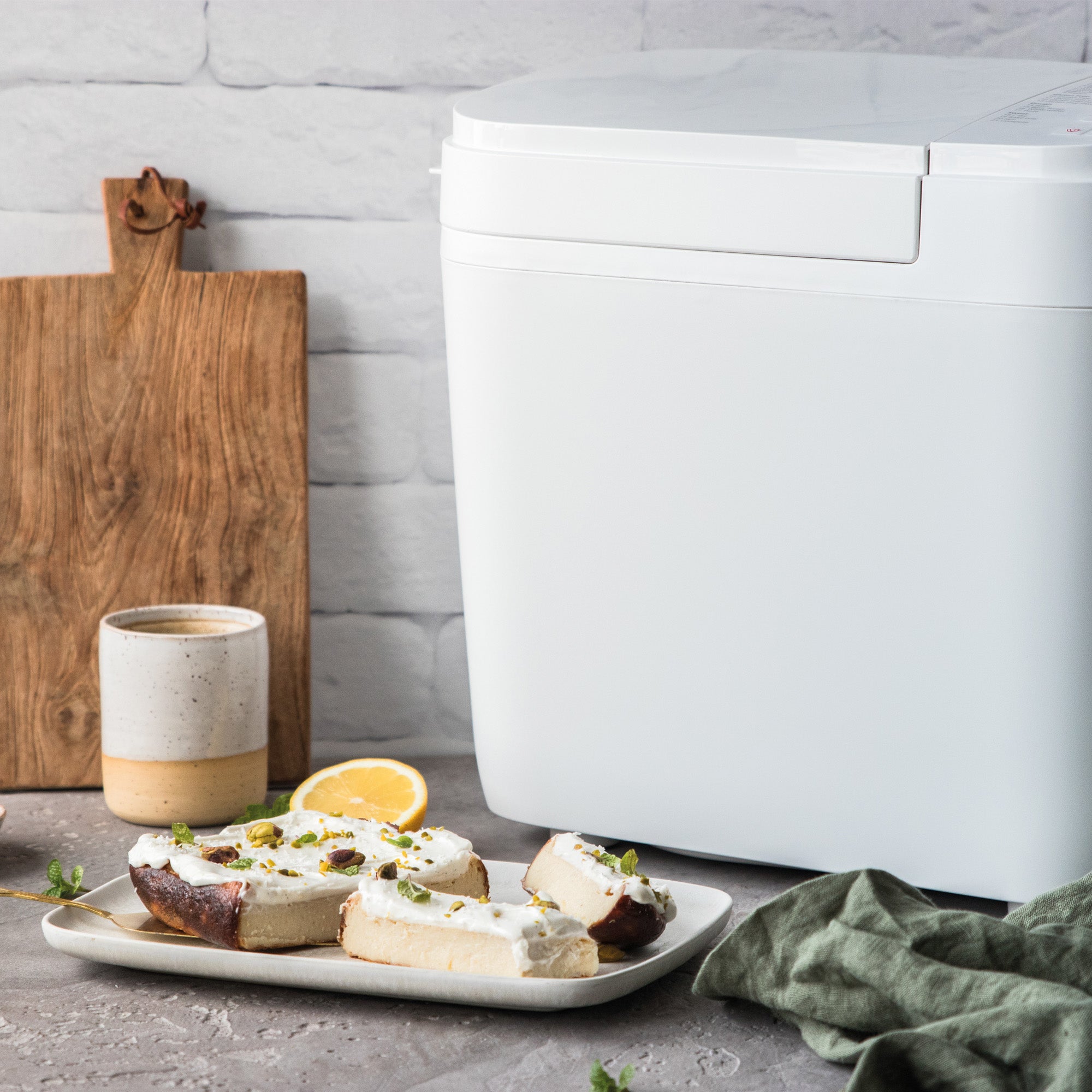 Panasonic Automatic Breadmaker with 21 Programmes – White