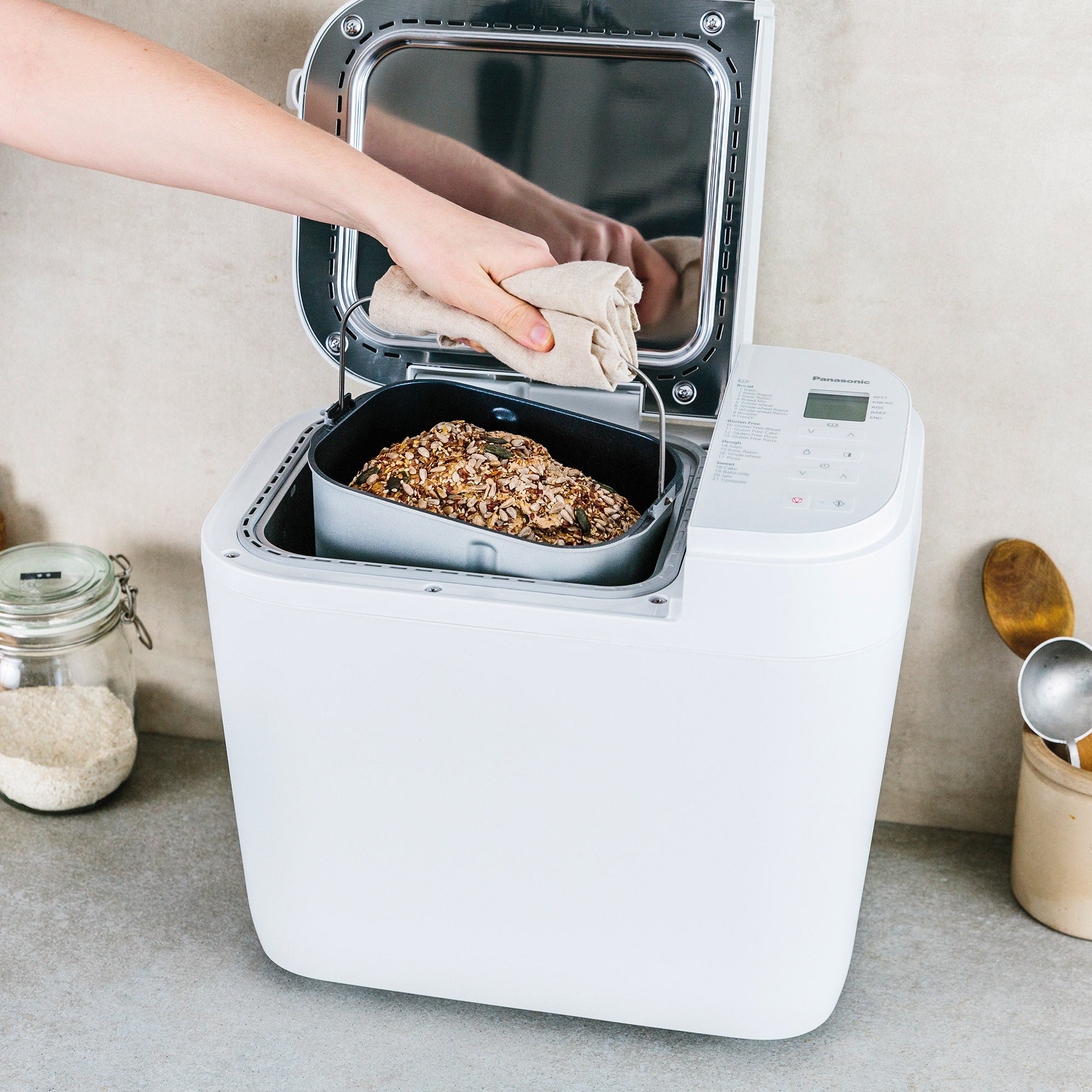 Panasonic Automatic Breadmaker with 21 Programmes – White