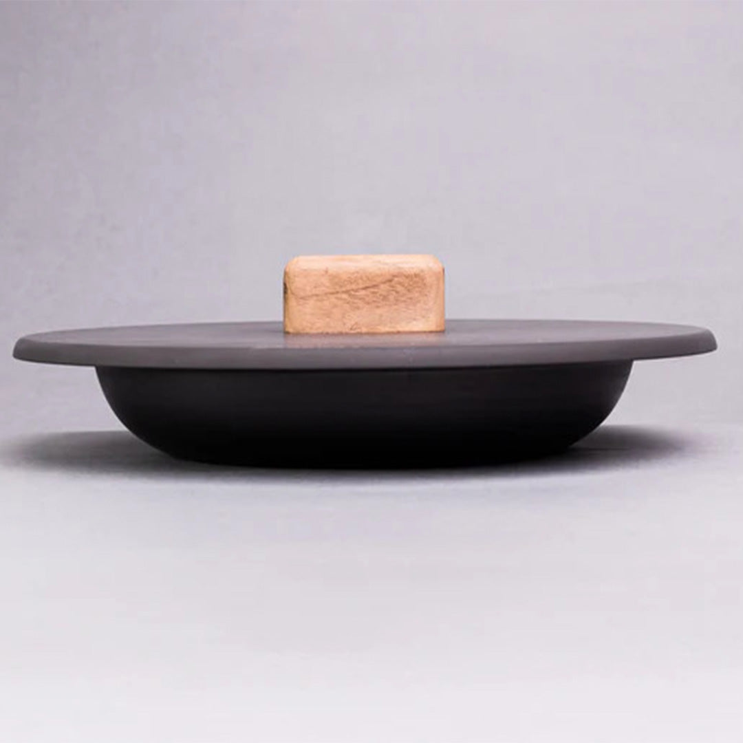 JIU Iron Lid with Walnut Wood Handle by FUJITA KINZOKU