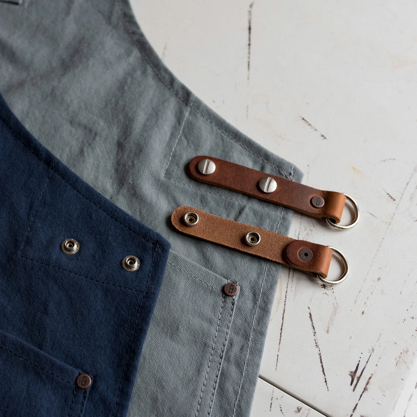 The Risdon Original Apron with Leather Trim