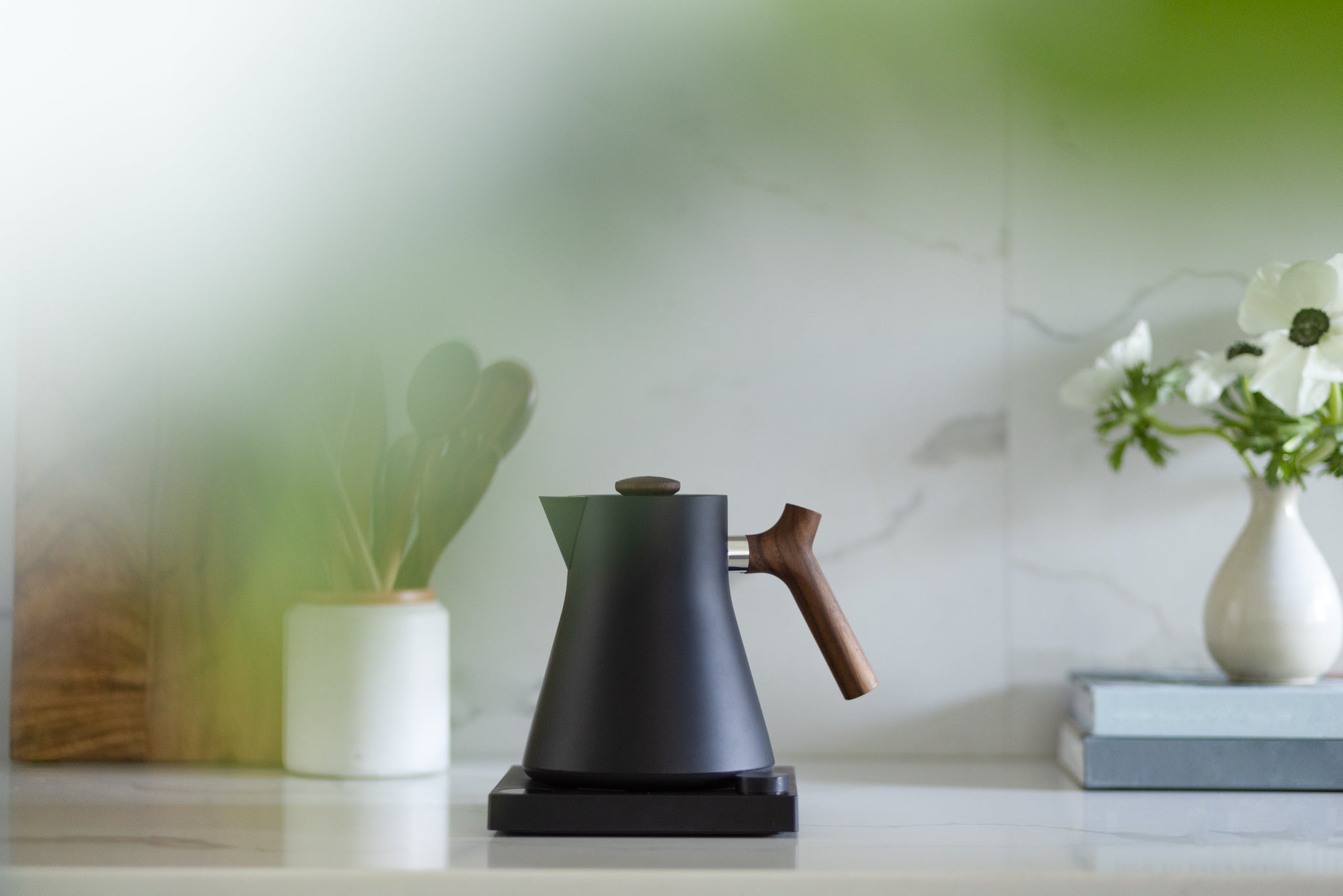Fellow Corvo EKG Kettle - Matte Black with Walnut Handle