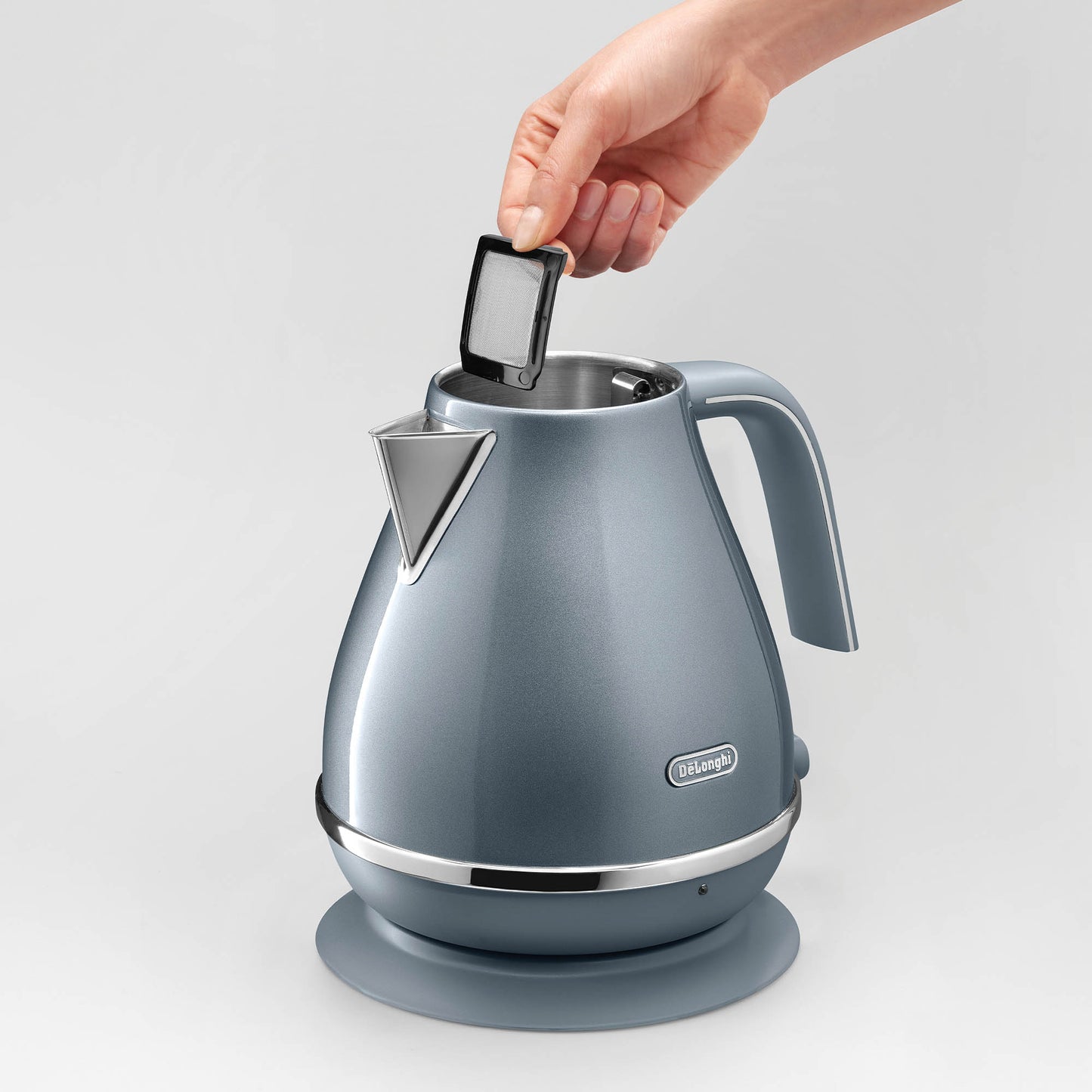 De’Longhi Icona Metallics Kettle Ice – 1.7L