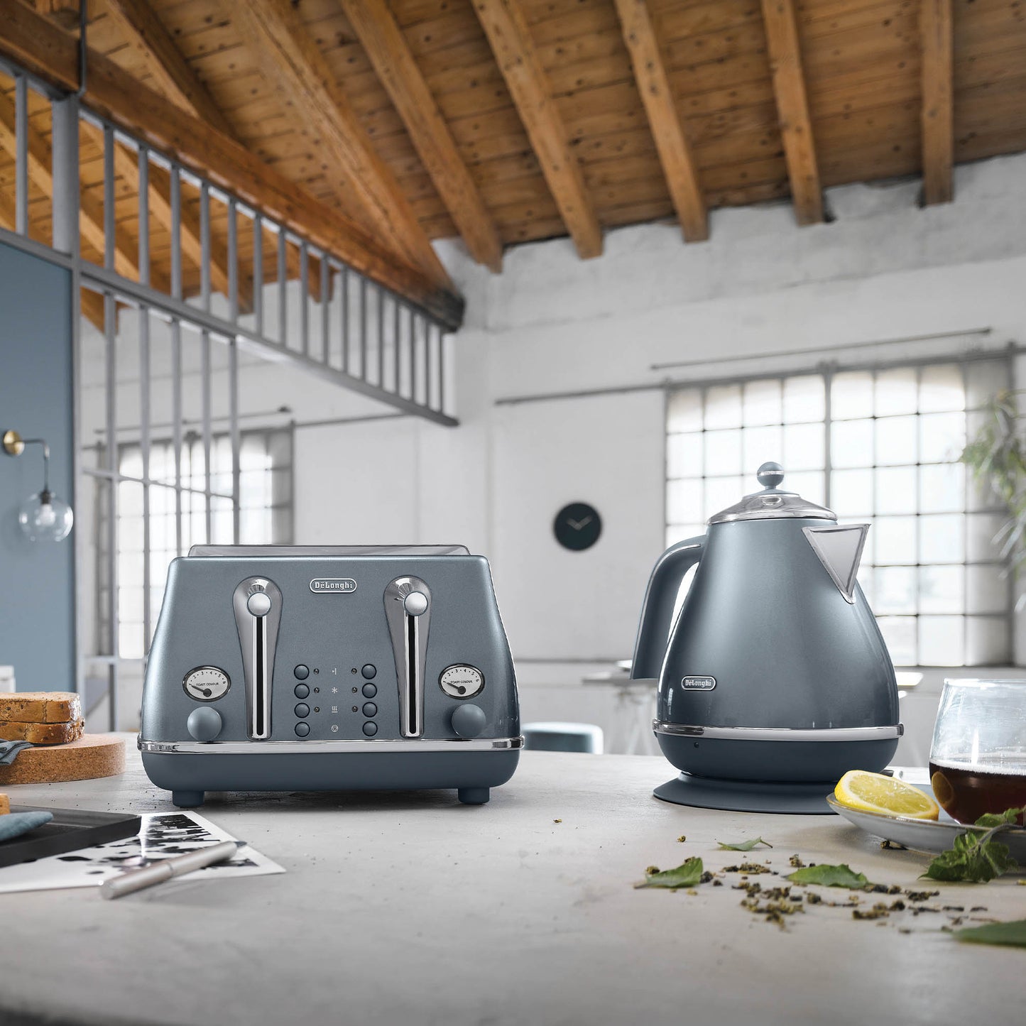 De’Longhi Icona Metallics Kettle Ice – 1.7L