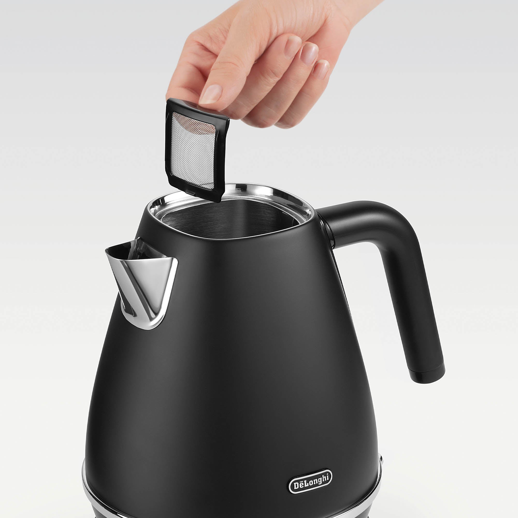 De’Longhi 1.7L Distinta X Kettle