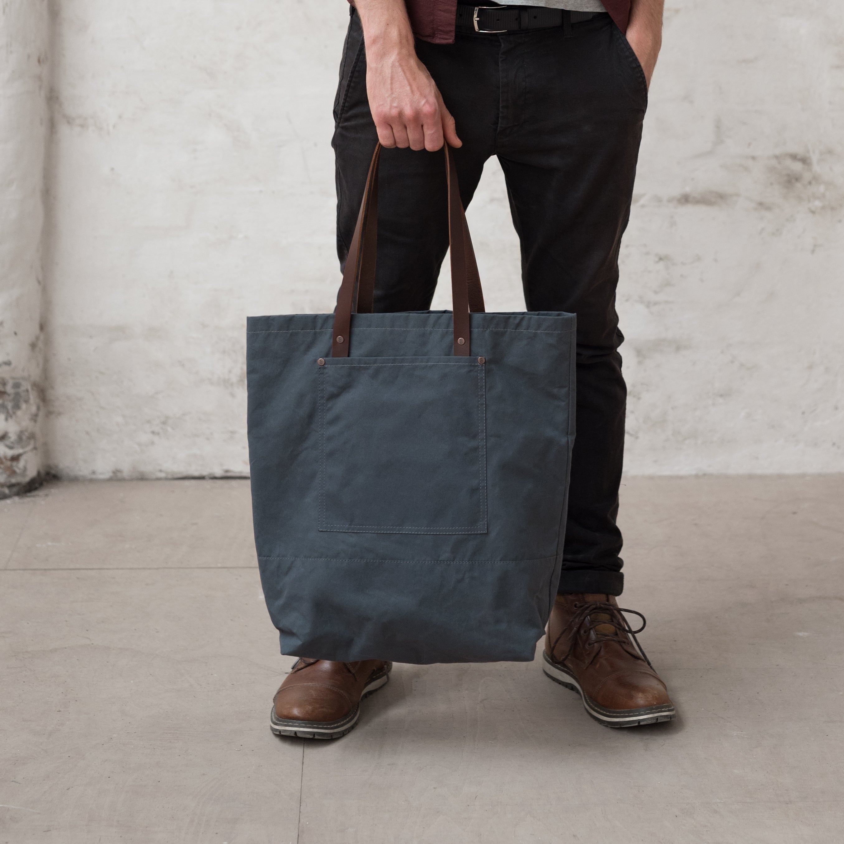 risdon and risdon waxed canvas and leather tote bag made in england horween leather british canvas